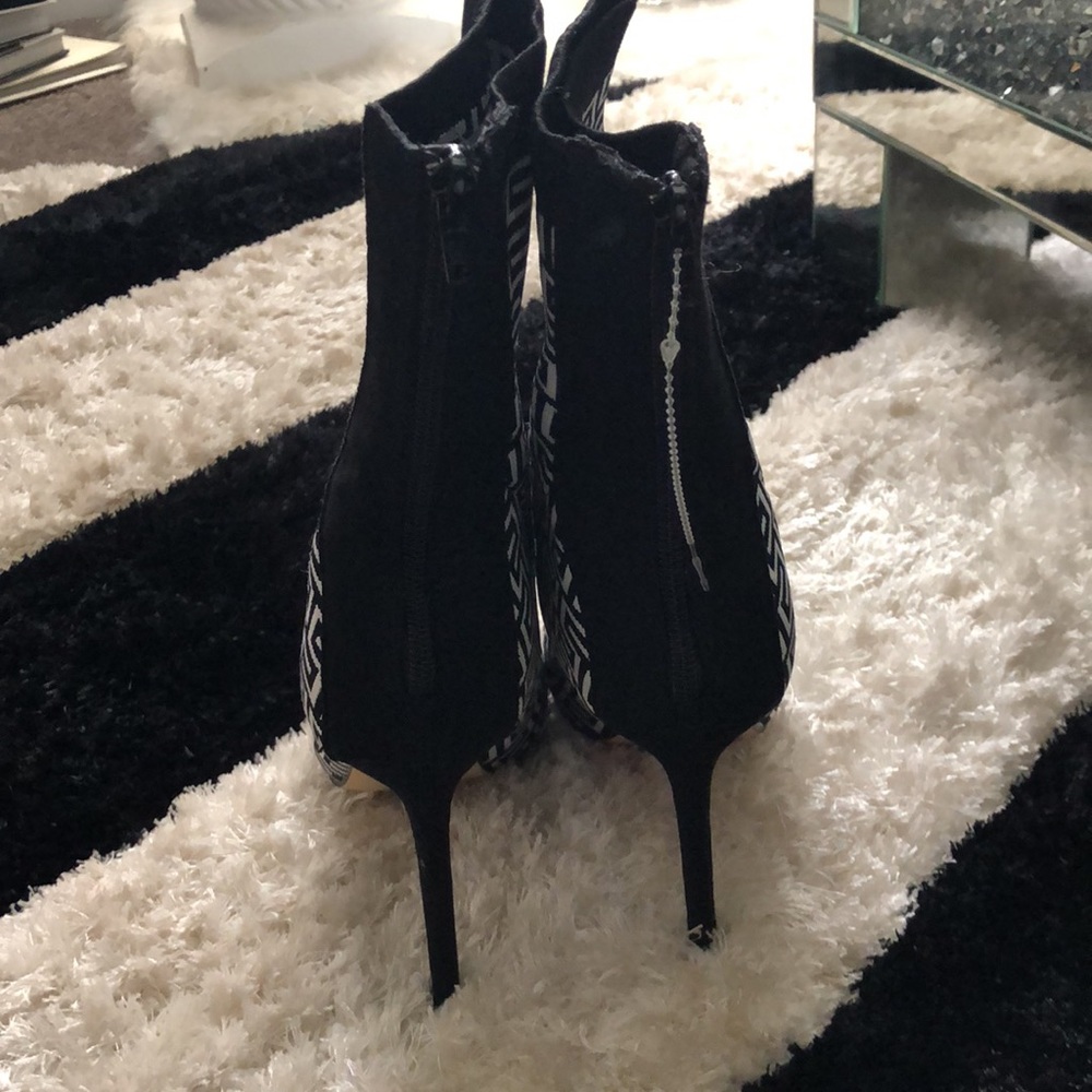 Abstract Print Boot - Picture 2 of 8